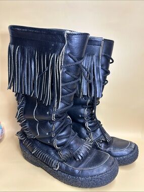 Cherokee Black Women's Winter Mukluk with leather Fringe size 8